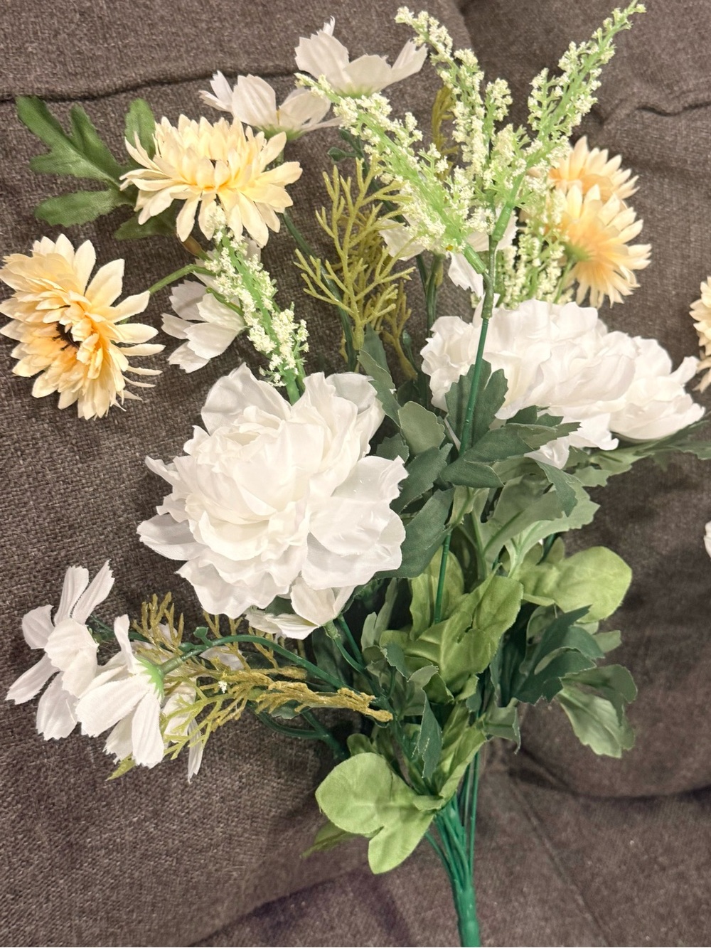 3-NWT 5-Total Mainstays White and Cream Peony Mixed Faux Floral Bouquet